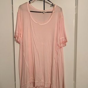 Slightly worn pink tunic from Umgee. Very comfortable